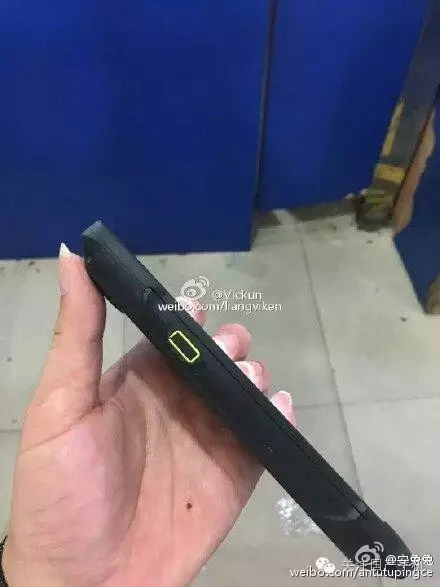 順豐也出手機(jī)了！超厚耐摔可當(dāng)板磚使