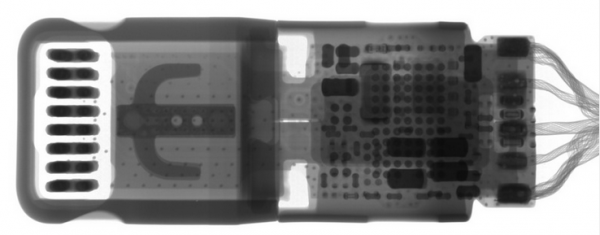 iPhone 7的Lightning-3.5mm轉(zhuǎn)接頭大有文章